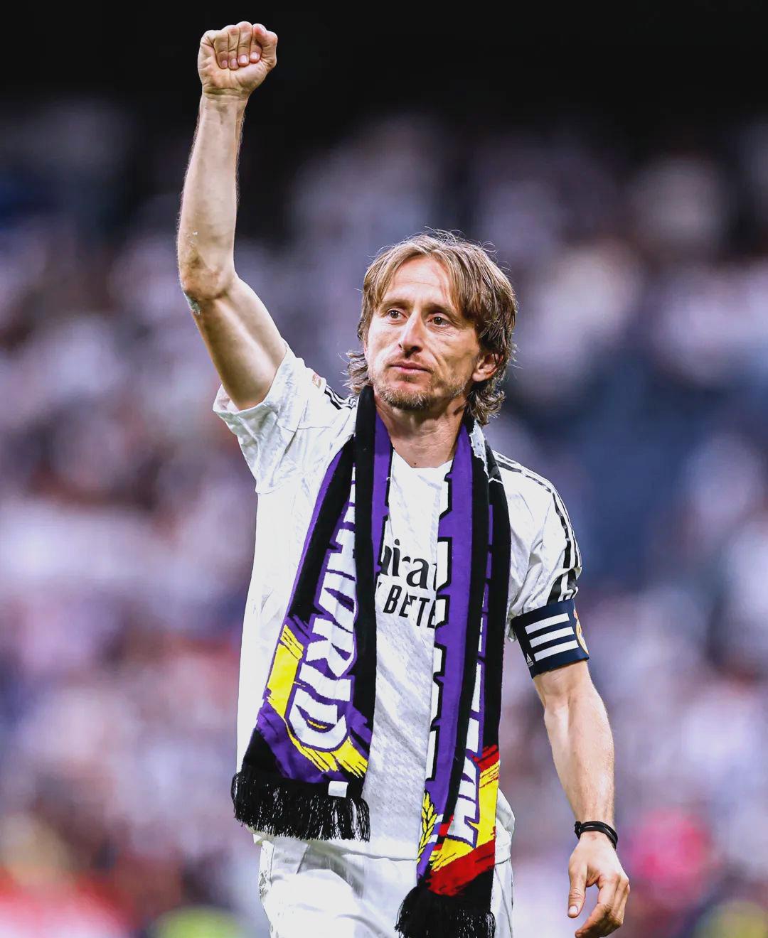 30分8板8助！30分10助！老詹把话挑明，他才是湖人核心